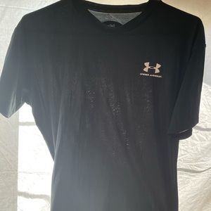 Black UnderArmour workout Tee